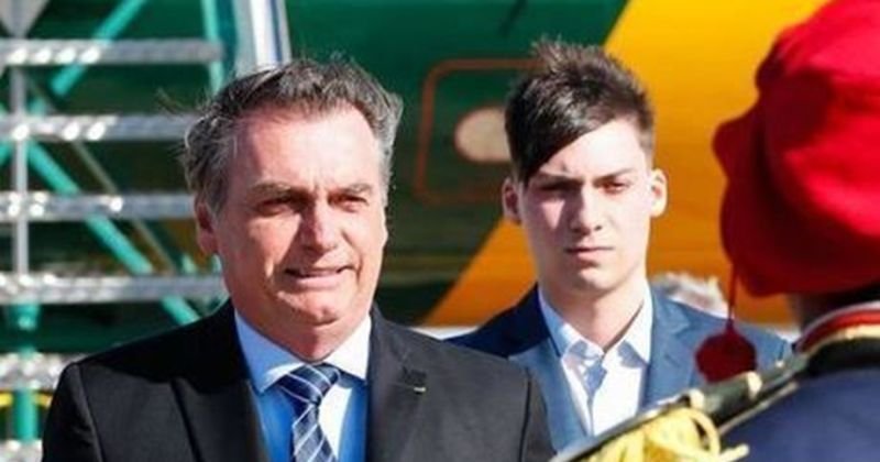Filho do ex-presidente Bolsonaro é indiciado por falsidade ideológica e lavagem de dinheiro